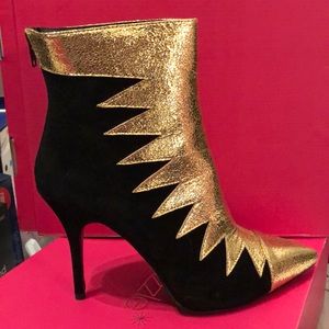 Black and Gold Bootie Size 9.5